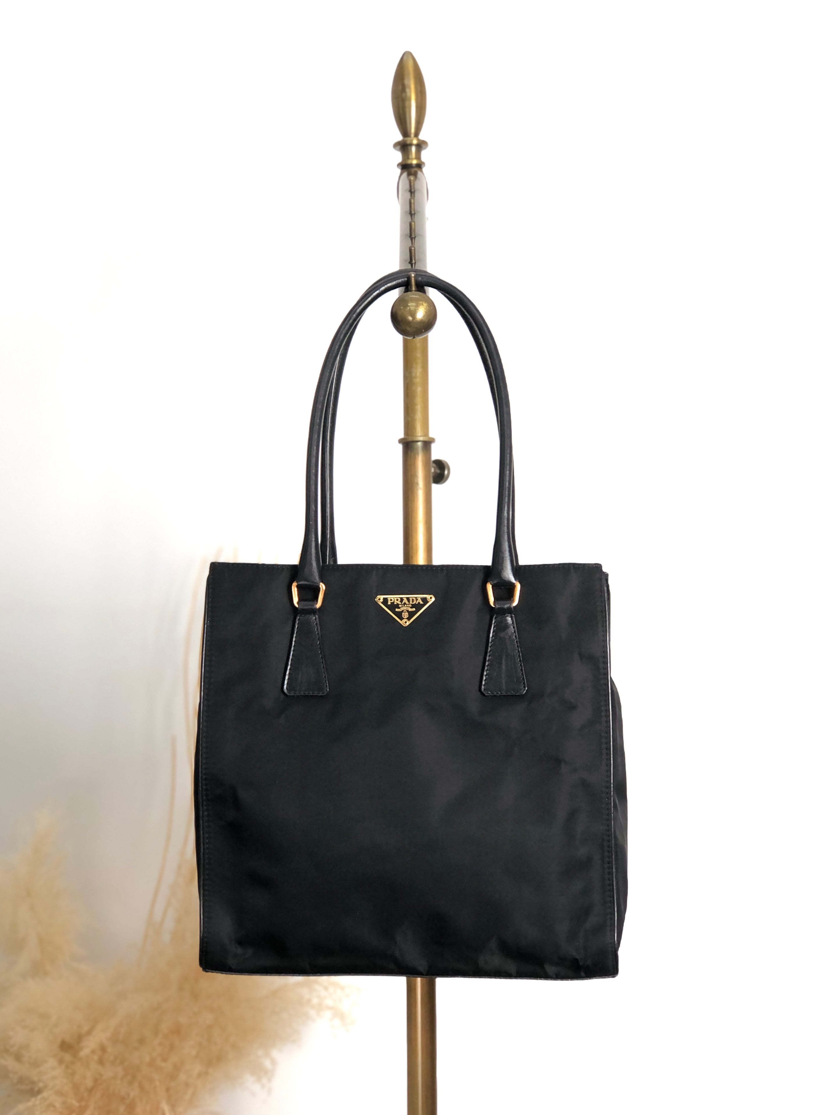 プラダ　ハンドバッグ　トート PRADA プラダ トートバッグ ブラック トライアングルロゴ ナイロン