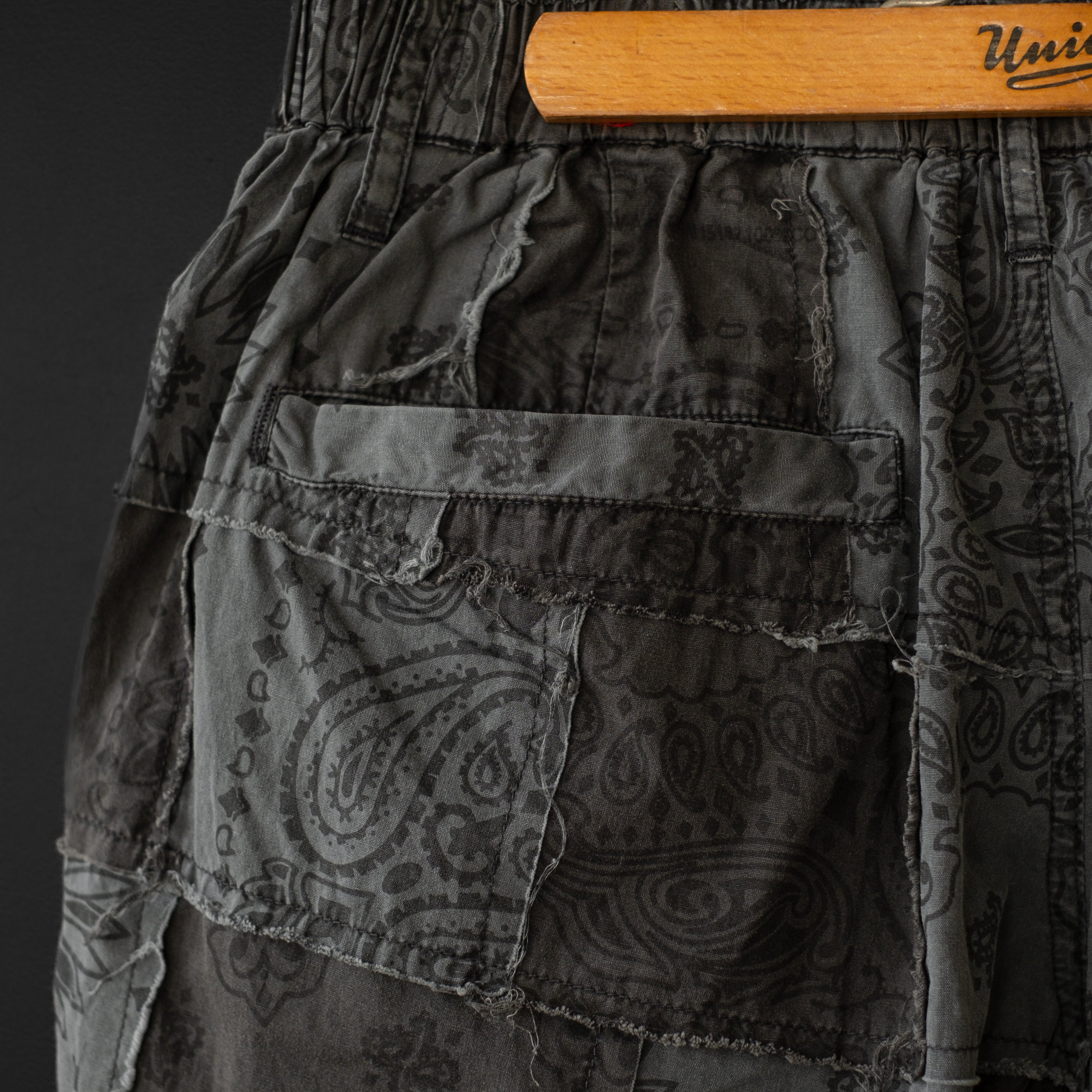 Universal Style Wear】 HAV-A-HANK bandanna patchwork short pants