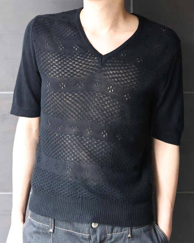 floral design Vneck half sleeve knit