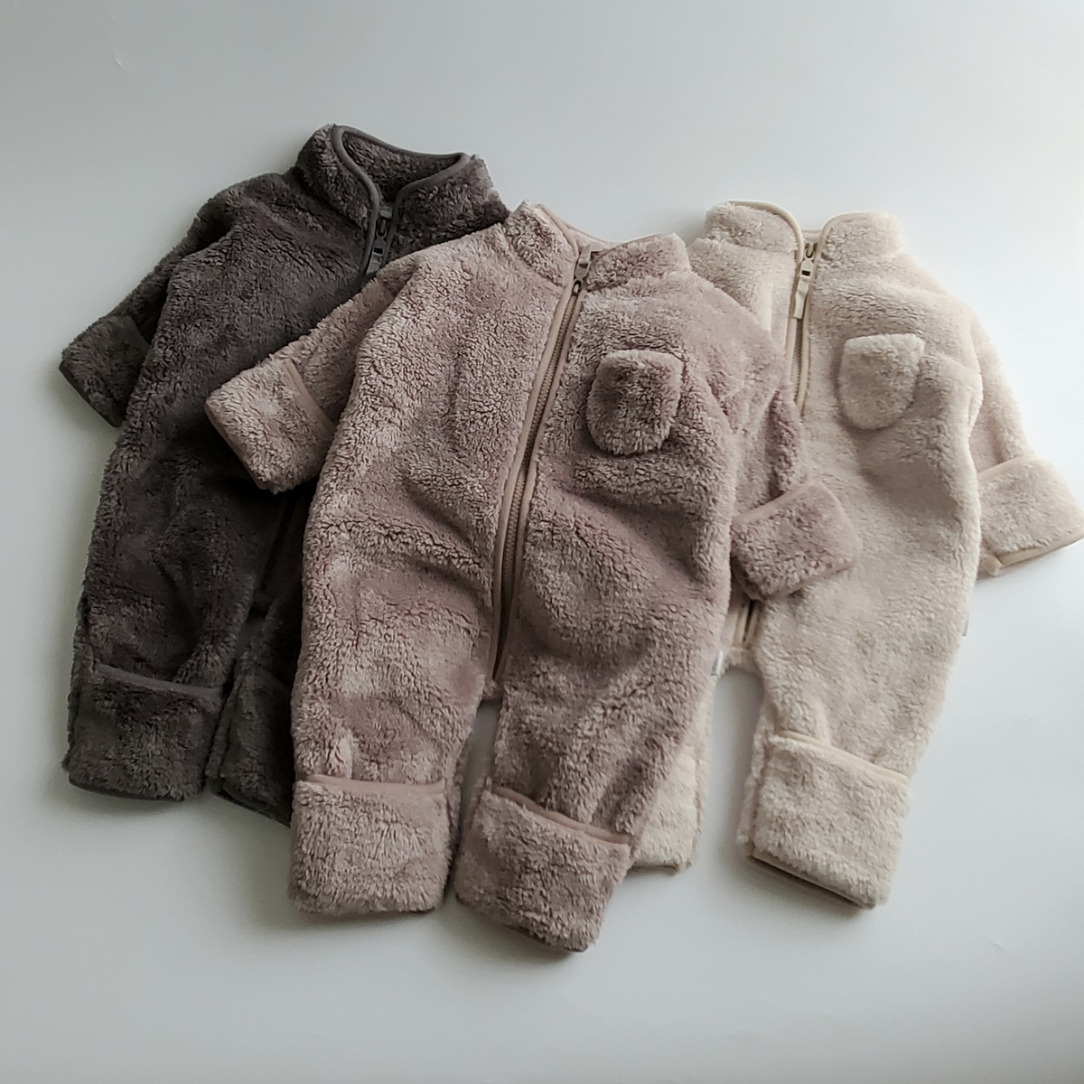 【送料無料・即納】baby：fluffy fleece baby jumpsuit〔ボアフリースベビージャンプスーツ〕 here i am