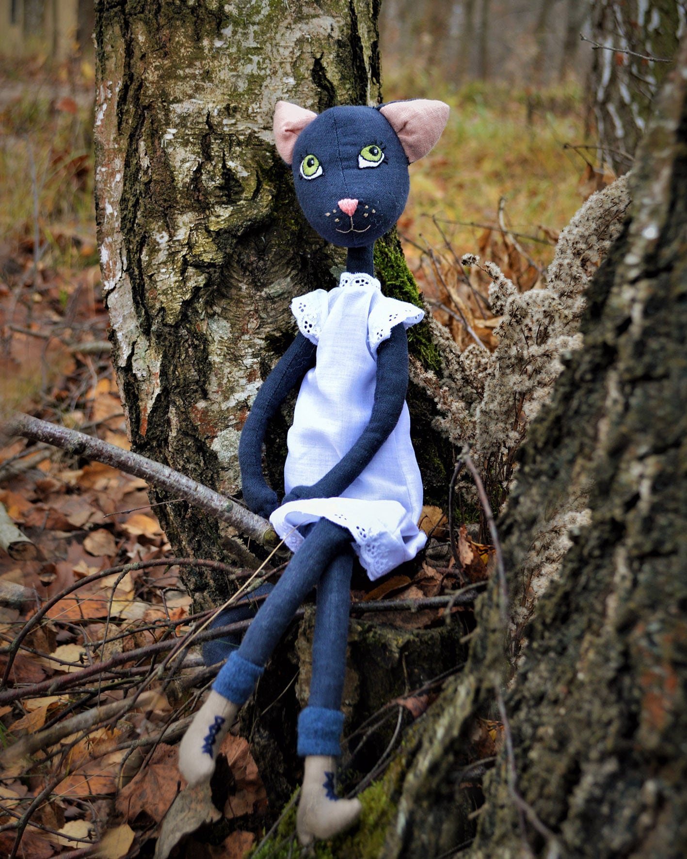 猫の人形　ハンドメイド作品　作家もの 子ネコの Munė ～ 人形作家のハンドメイド～創作玩具・知育おもちゃ