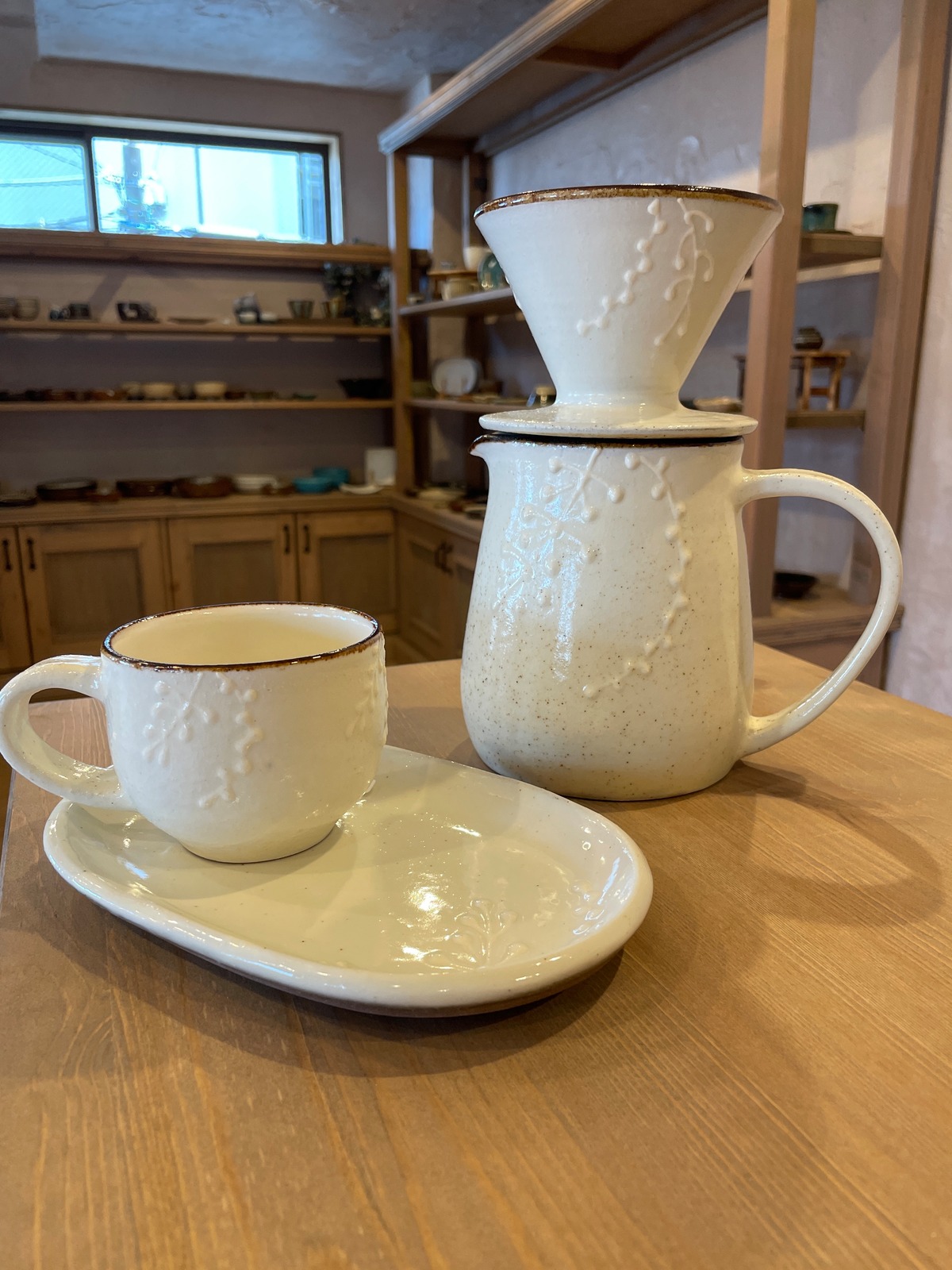 JOURNAL STANDARD - 工房十鶴 やちむん コーヒー豆柄 マグカップ 