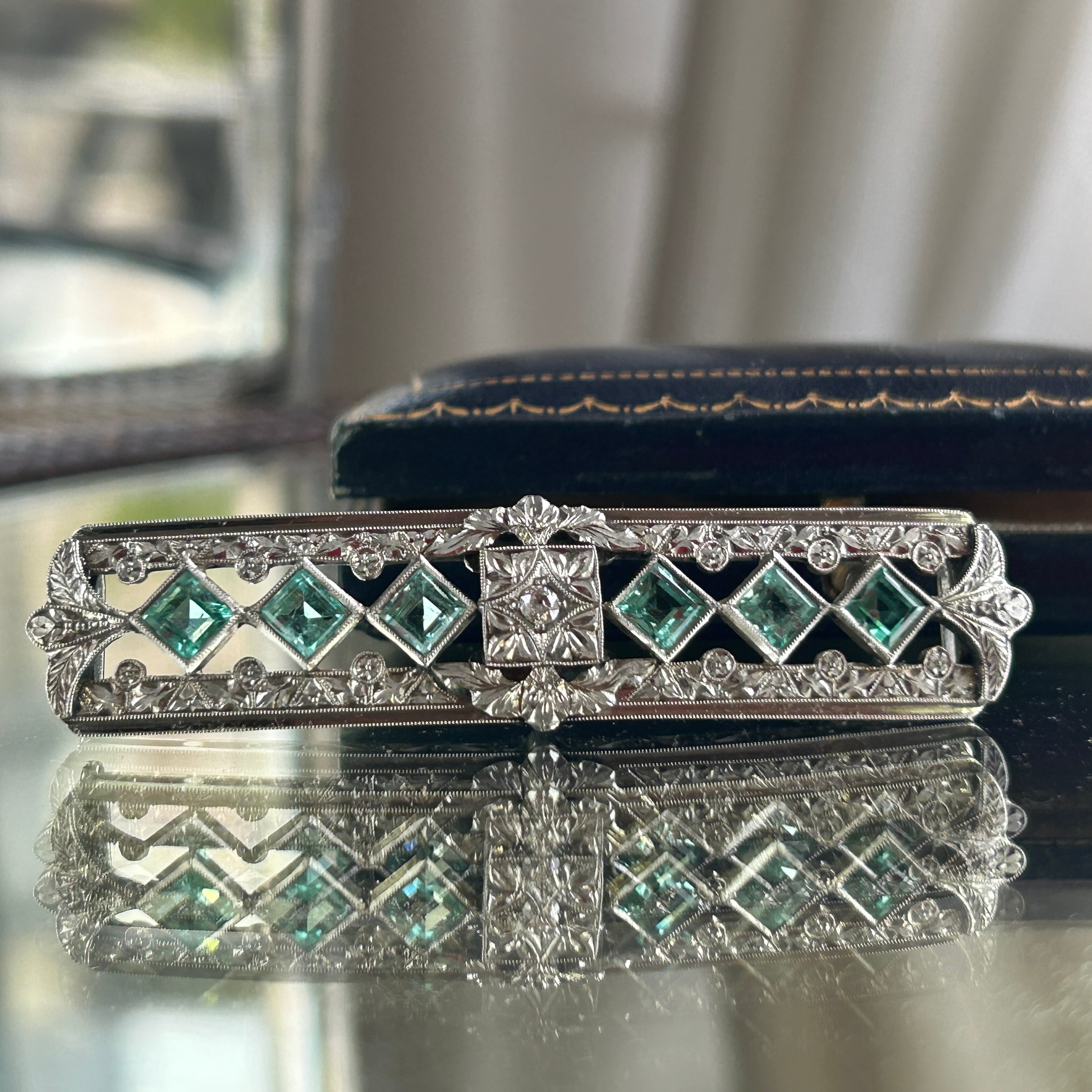 アンティーク　SPNに天然エメラルド.ダイヤの帯留め