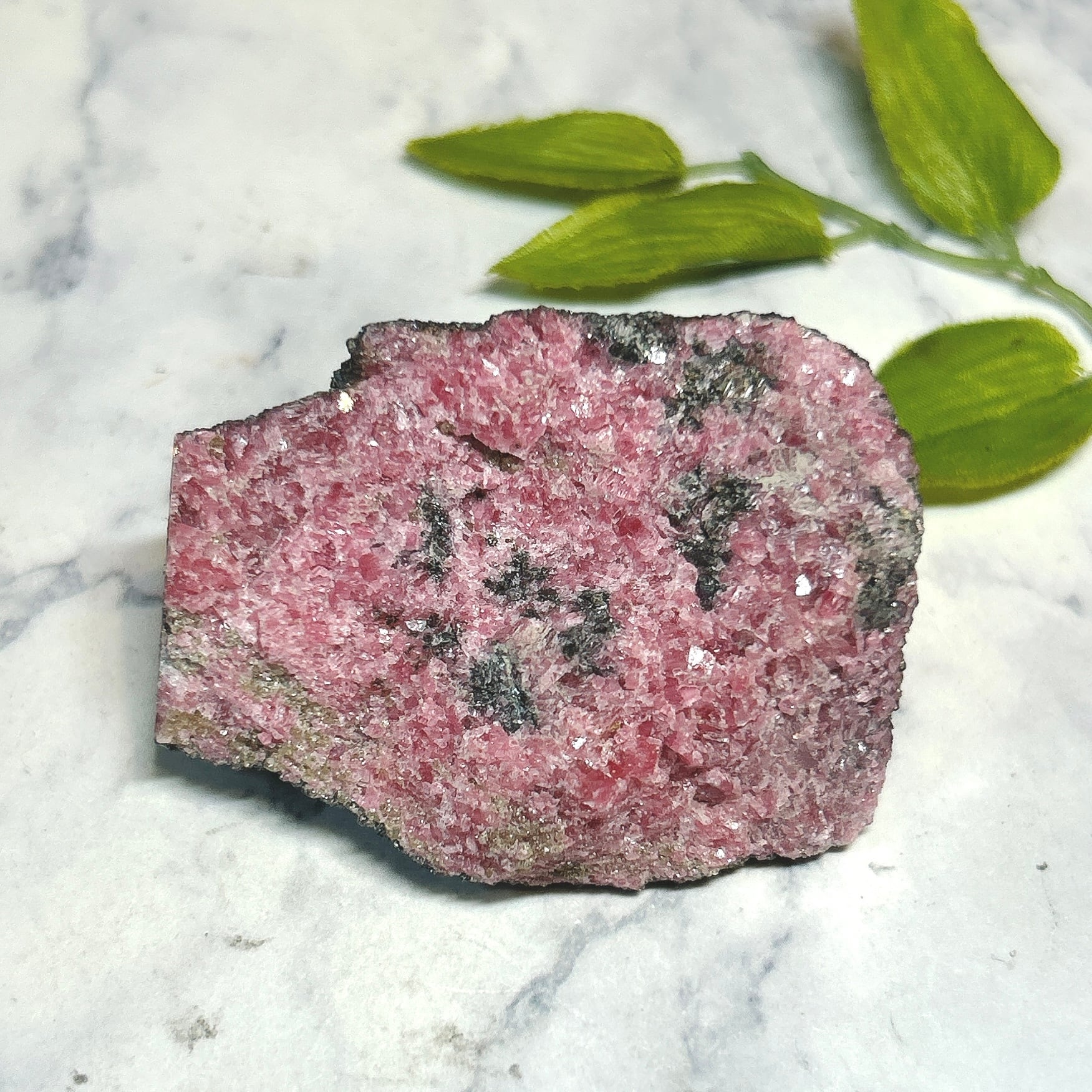 19834】 ロードナイト バラ輝石 薔薇輝石 ばら輝石 天然石 鉱物 原石
