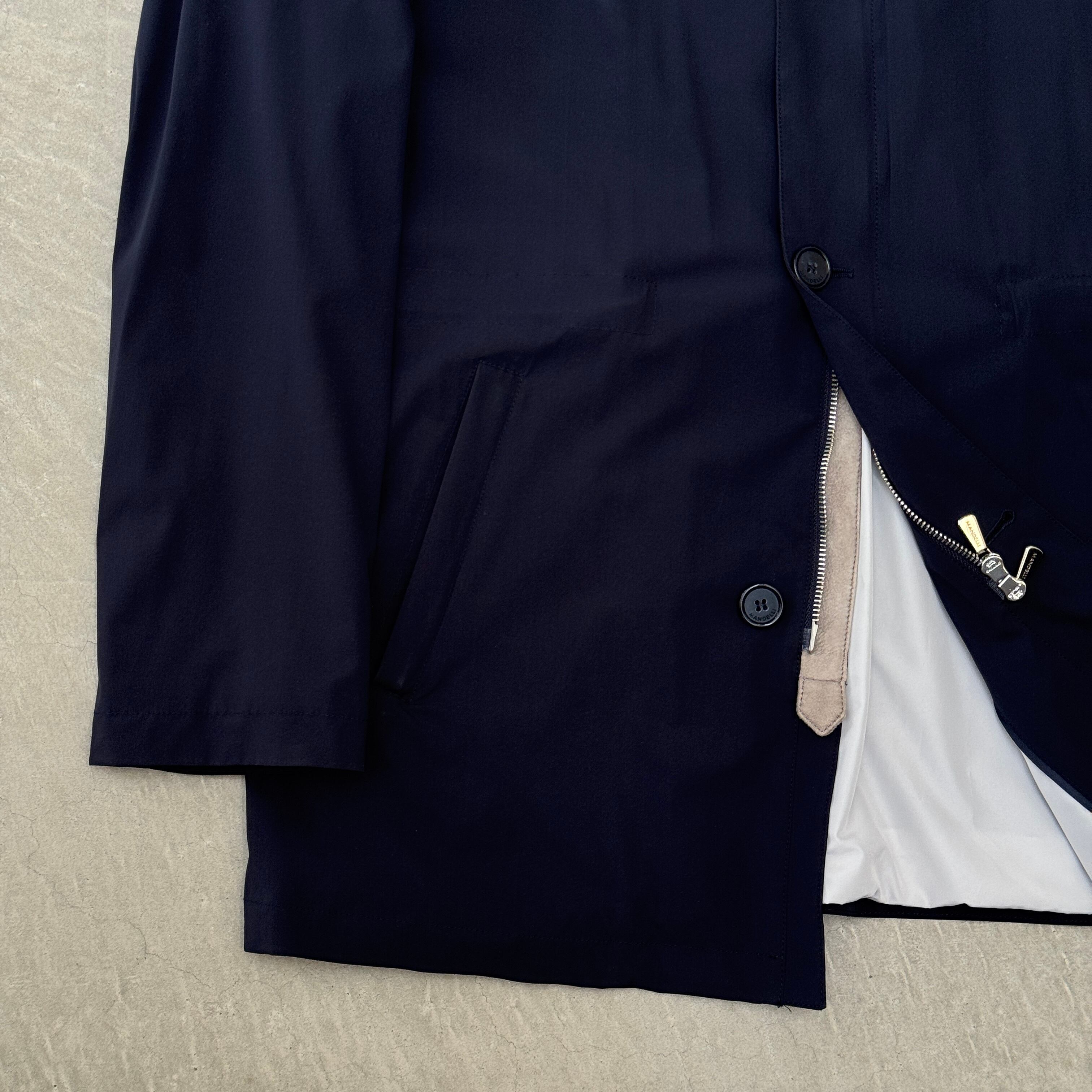 【美品】 エンリコ マンデリ フーデット コート シルク ネイビー 48 ENRICO MANDELLI Silk Hooded Coat Navy 48 | ASSET VINTAGE アセット