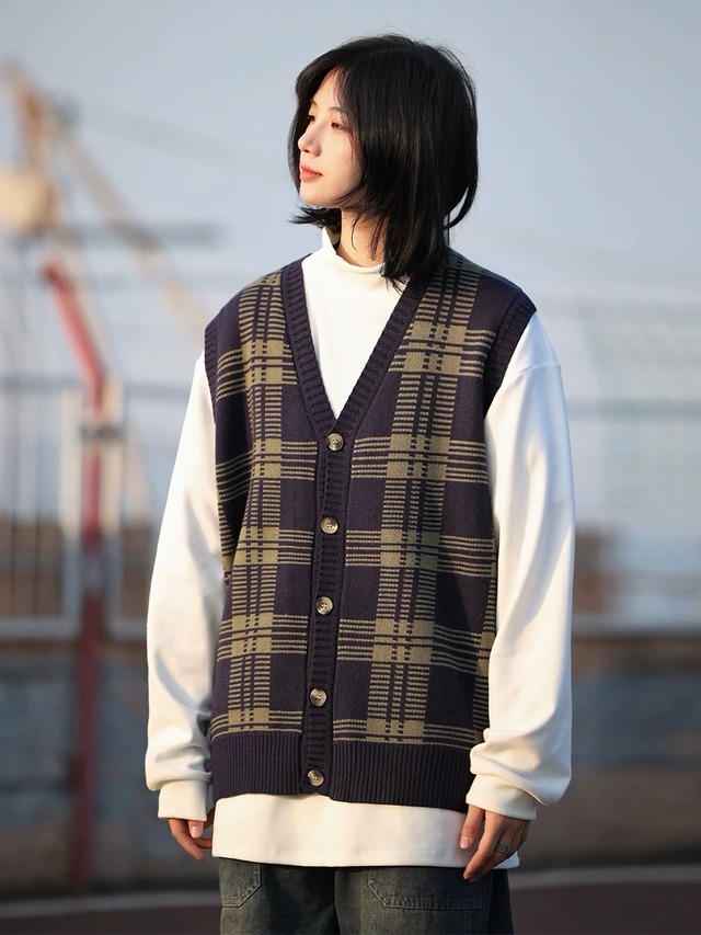 Vネックニットベスト / Vneck Knit Vest