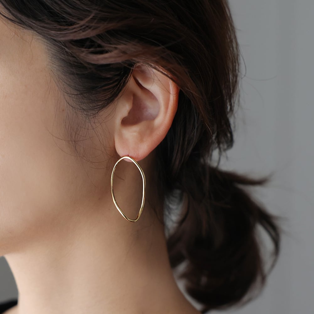 shesay アシンメトリーピアス | Zakka so-la