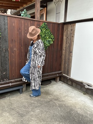 襟なし柄ロングブラウス