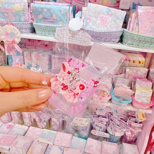 【R7】42-20チャーム付きプチシール帳キーホルダー(台紙6枚)