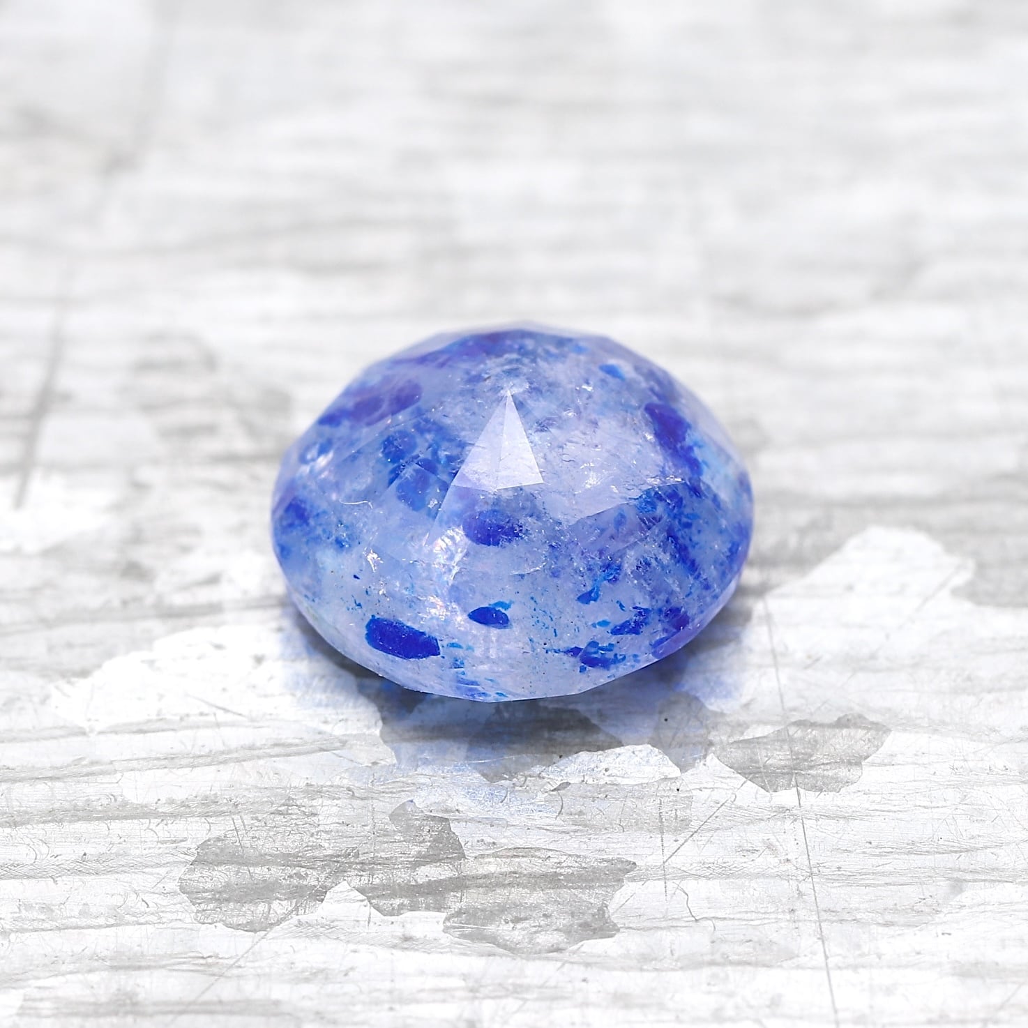 ラズライトインソーダライト 0.96ct ラウンド | 色石堂