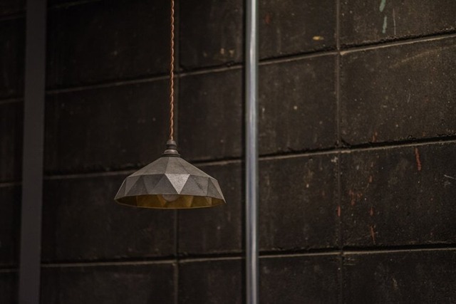 FUTAGAMI/ペンダントランプ「明星 大」削りだし