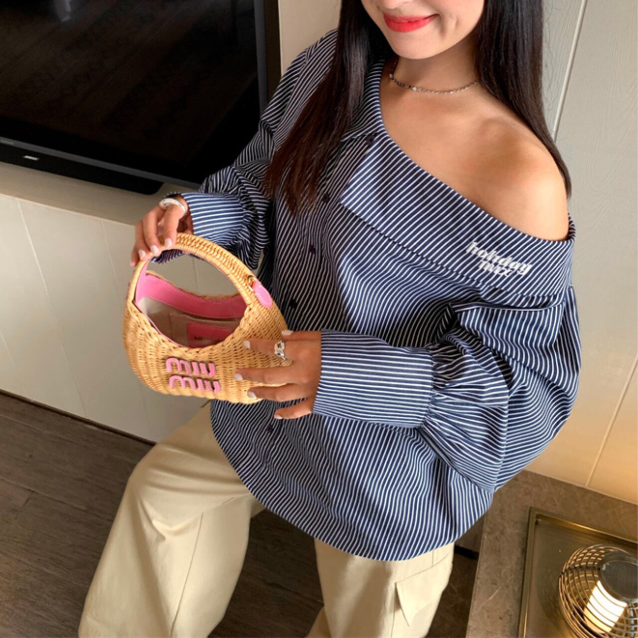 ブルーストライプ ワンショルダープルオーバートップス A4317