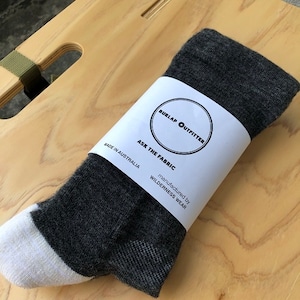 BURLAP OUTFITTER×WILDERNESS WEAR　COLOR BLOCK MERINO SOCKS　バーラップアウトフィッター×ウィルダネスウェア   メリノウールソックス  チャコール×ホワイト