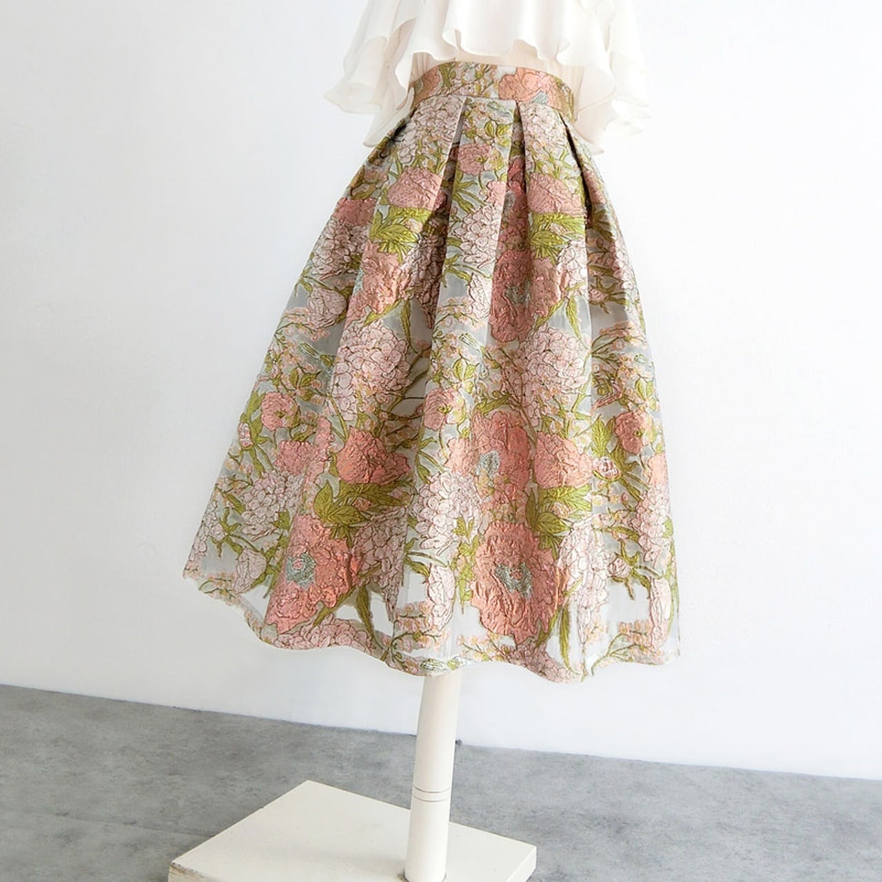 ハイウエスト花柄刺繍スカート A1091 | alliede