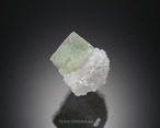 フローライト/クォーツ【Fluorite on Quartz】中国産