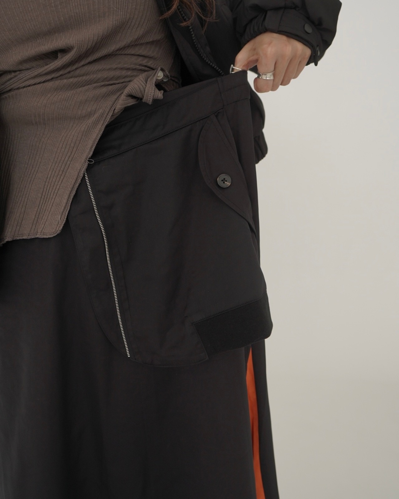Color-block MA-1 long skirt／Black