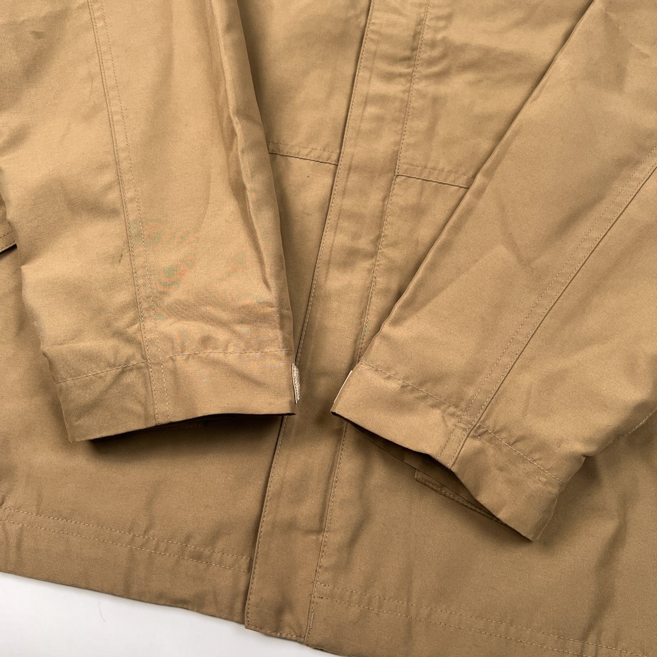 AIGLE エーグル 襟フード収納 比翼ジップ ライト ジャケット サイズ XL /メンズ/ブラウンベージュ/アウトドア