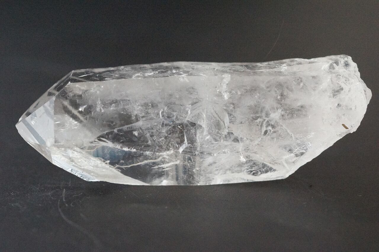 お値下げ　天然石　ブラジル産 ロッククリスタル クォーツ  台付 お値下げ 天然石 ブラジル産 ロッククリスタル クォーツ 台付 【公式通販】