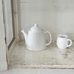 white ceramic tea pot / ホワイト セラミック ティーポット コーヒー 陶磁器 北欧 韓国インテリア雑貨