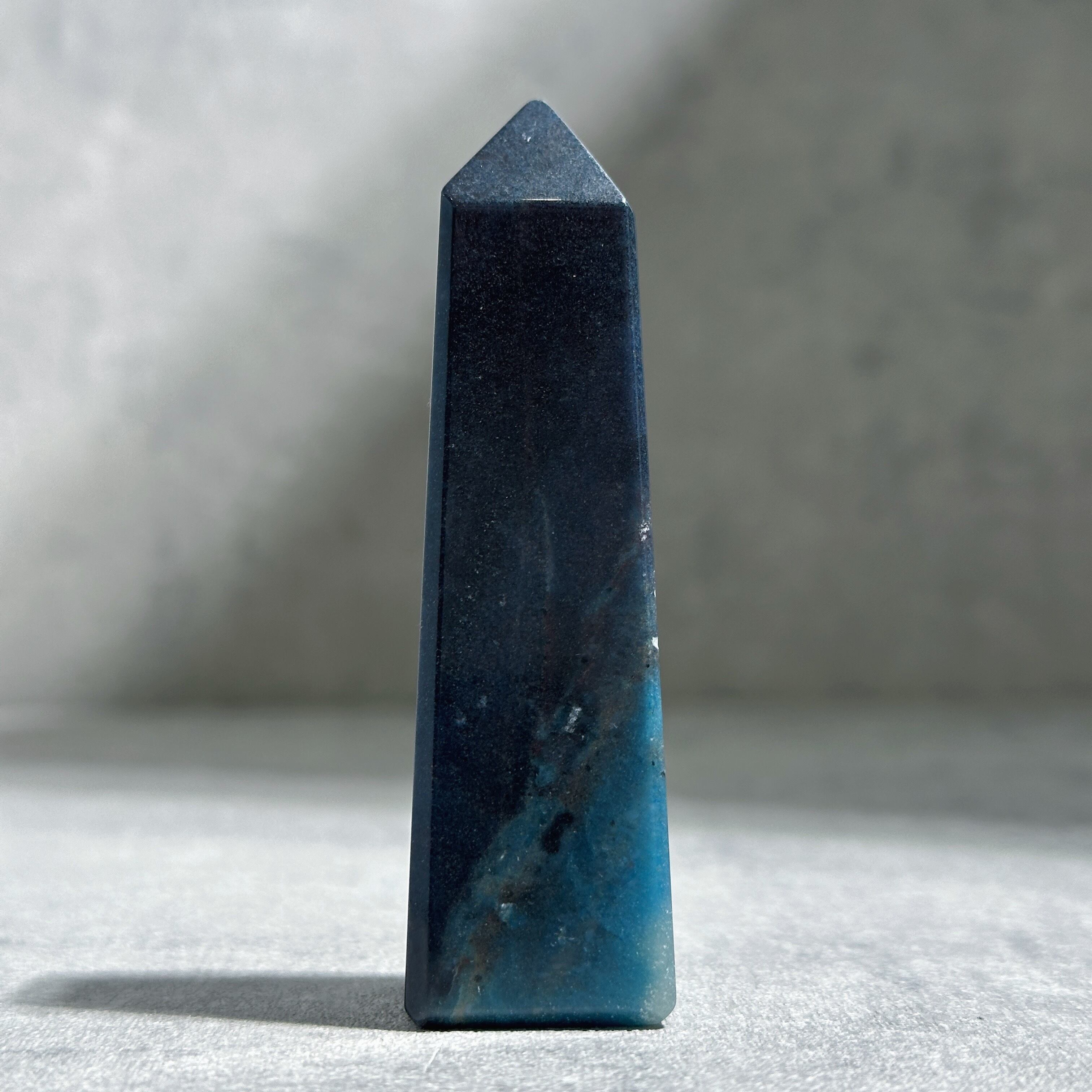 【お洒落&パワフル】トロレアイトタワー お洒落&パワフル】トロレアイトタワー その他置物 Robin 通販 16627900