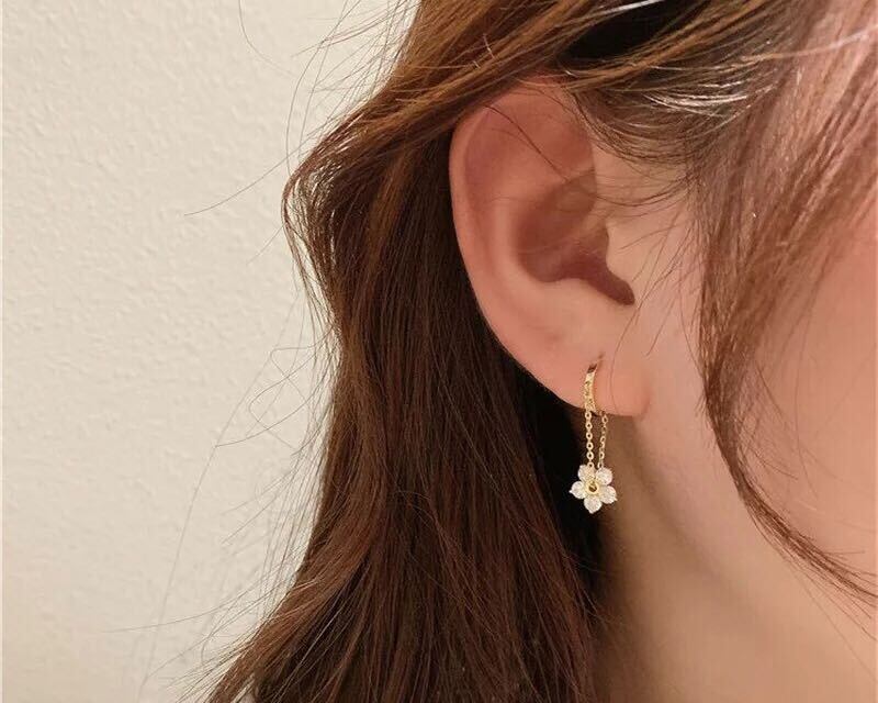 チェーンピアス