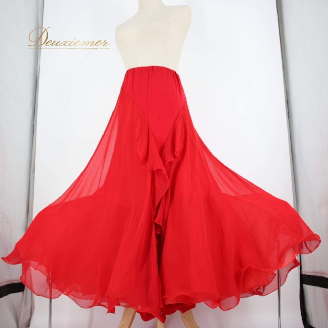 社交ダンス 衣装 スタンダード スカート レッスンウェア Create-Sun クリエイトサン 赤 無地 レッド系 派手 シンプル 目立つ 練習着 社交ダンス衣装 ウエストゴム 伸縮性 フェミニン 大人用 踊りやすい 目を引く 鮮やか コスチューム 楽しい 練習用 フレアスカート 派手な赤色 華やか 舞台映え