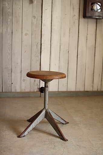 木製と鉄の回転丸椅子　スツール　チェア　古家具　古道具