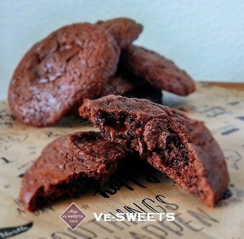 ヴィーガン ダブルチョコレートチャンククッキー(VE-DOUBLE CHOCOLATE CHUNK COOKIES)のレシピ