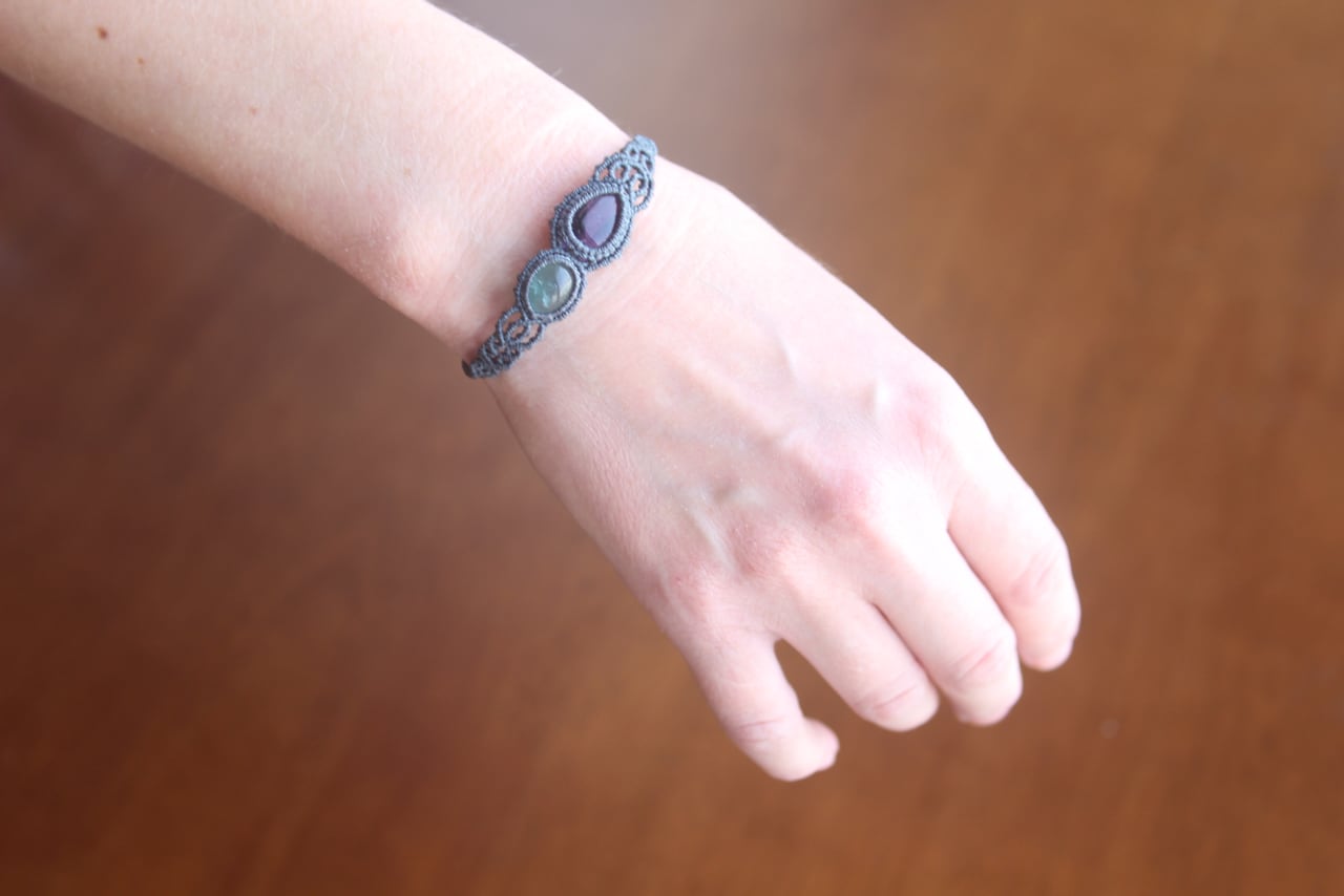 Trapiche amethyst & Green Fluorite micro macrame bracelet