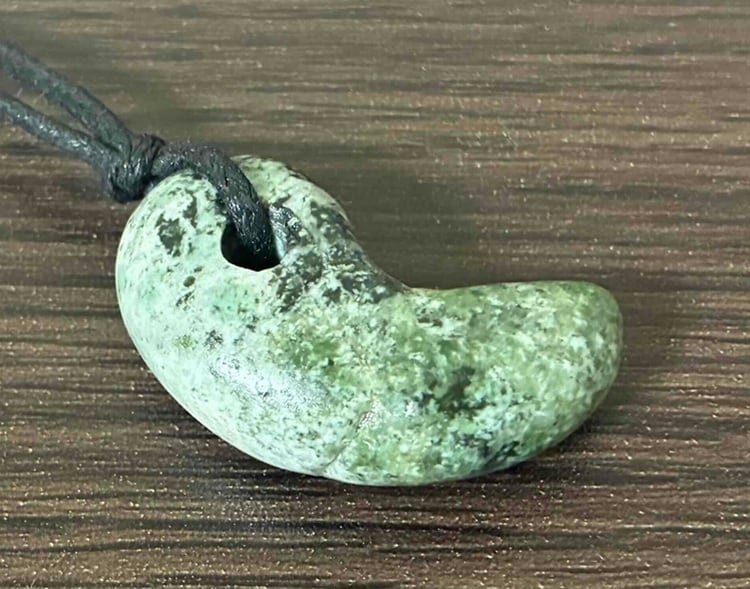 世界最大級」の「翡翠埋蔵地徳島剣山」」の「阿波翡翠原石（本翡翠