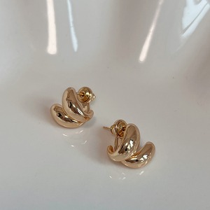 yione韓国のデザインピアス 2s
