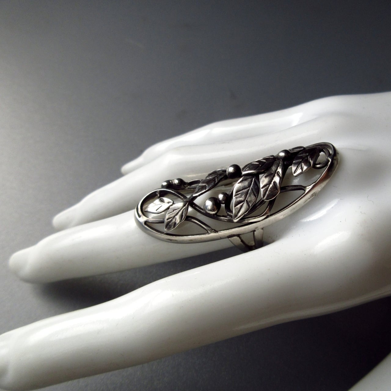 葉のモチーフ・シルバーリング 【万葉】 | 【彫金】クラフトジュエリーBeen