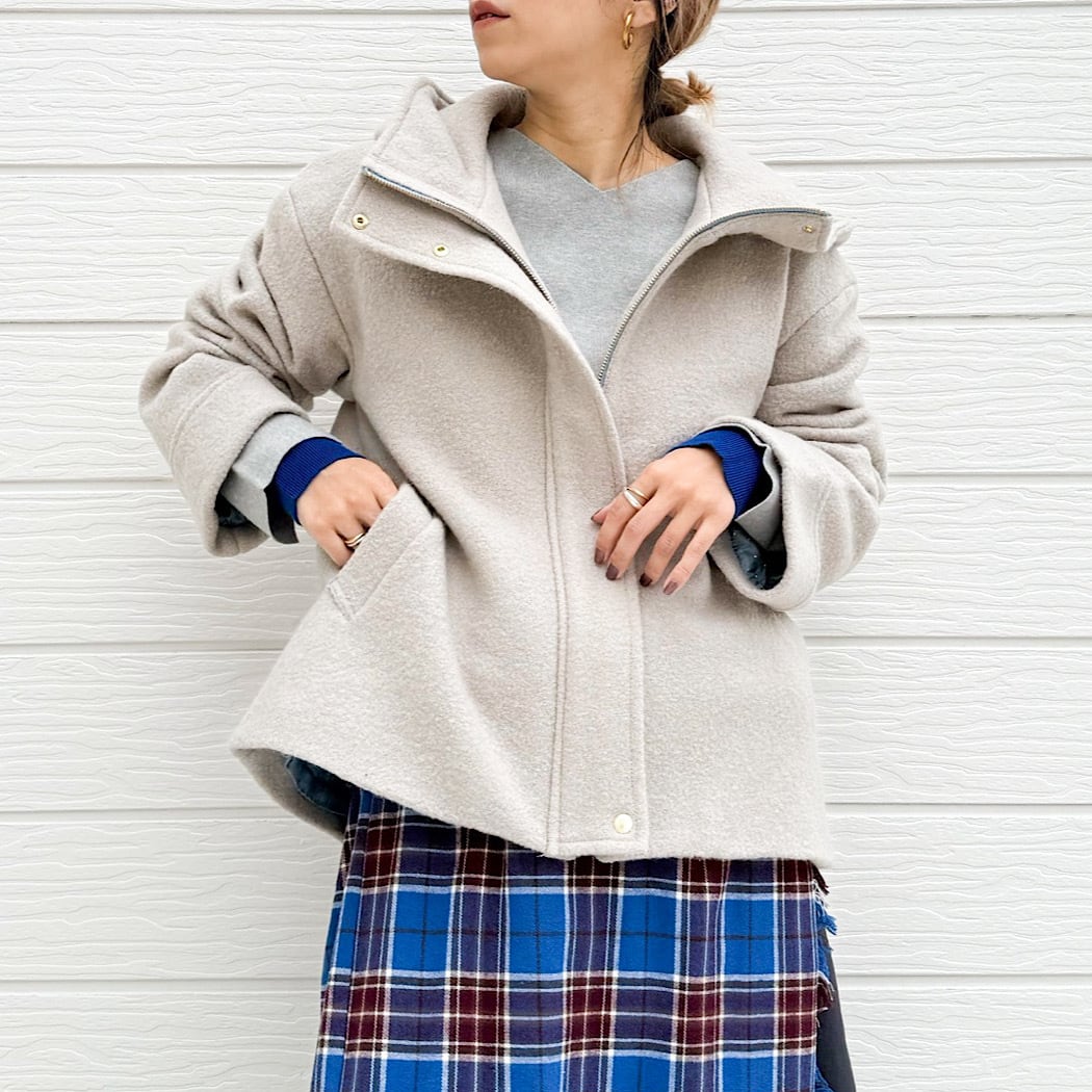 フーディーショートコート