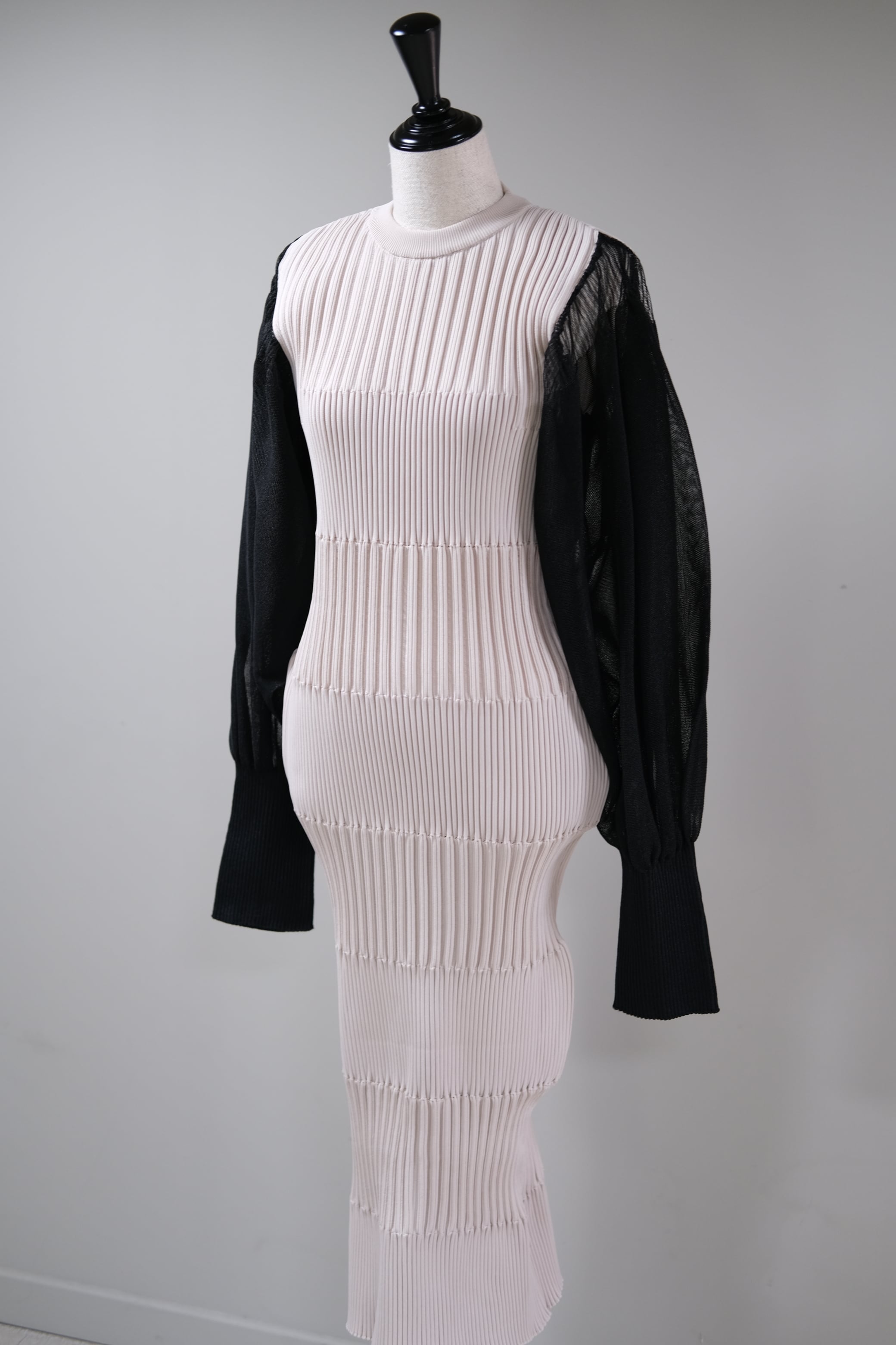 CFCL FLUTED LUCENT LONG PUFFSLEEVEDRESS