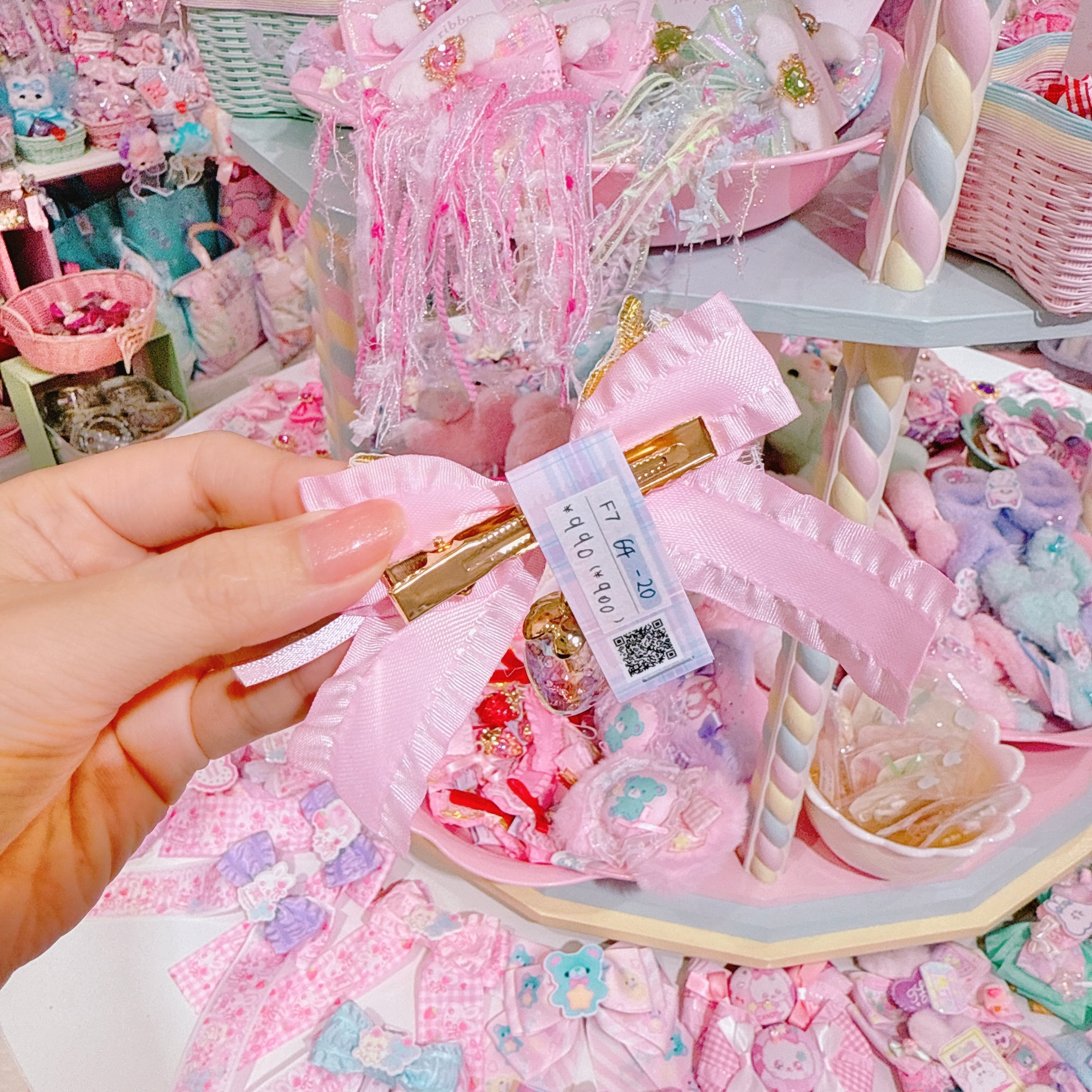 【F7】64-20いちごリボンヘアクリップ