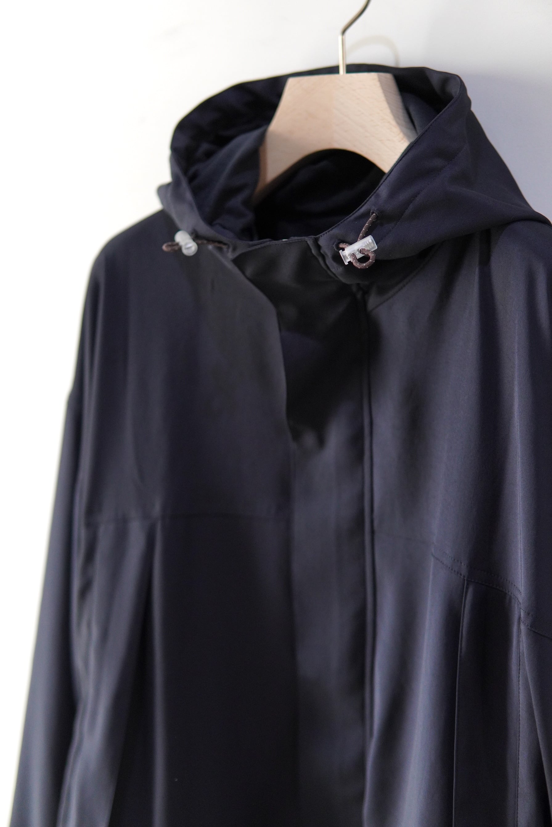 Abelia Edoward Goucha / CLUB TECH JUMPER / NAVY | POETRY