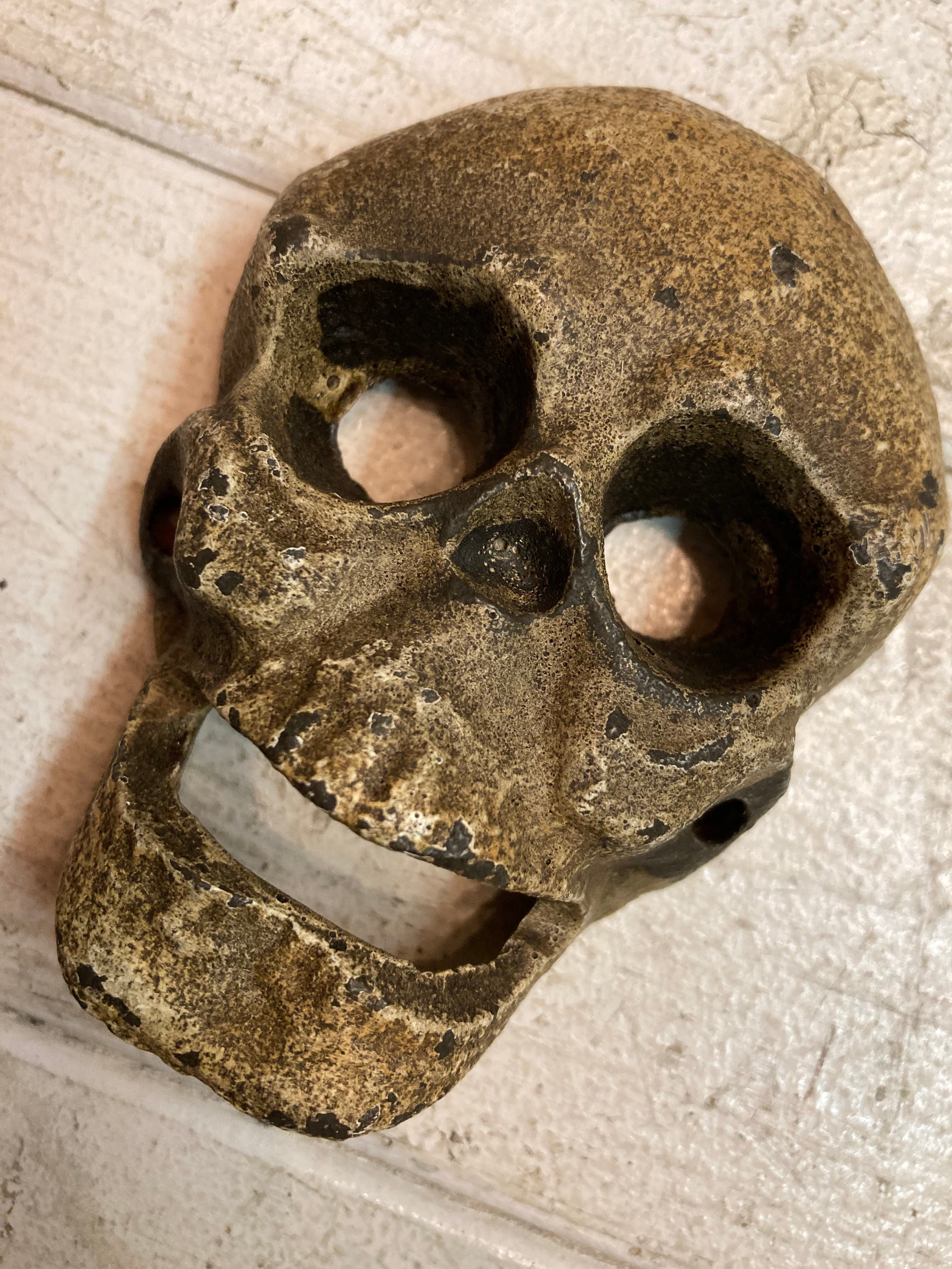 VINTAGE SKULL Bottle opener   (beady antiques)