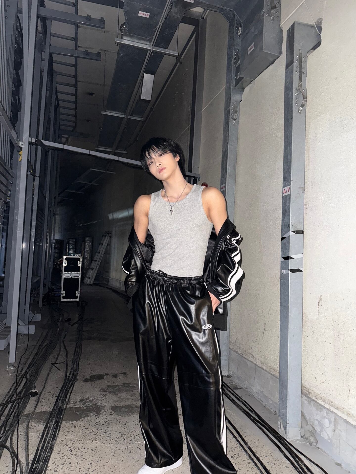 ☆ATEEZ ソンファ 着用！！【HYUNFIT】PU LEATHER TRACK JACKET | もごつ