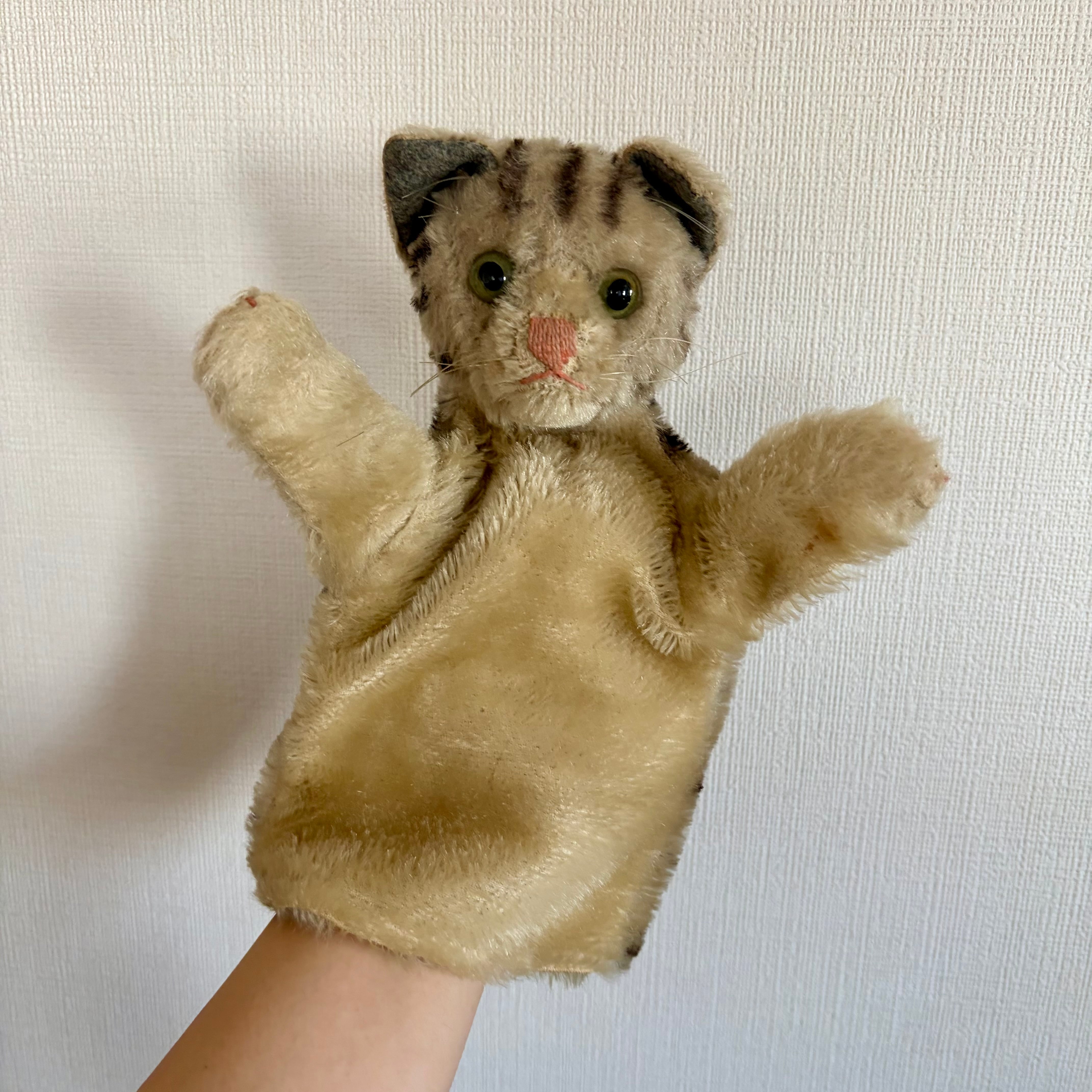 シュタイフのネコのパペット