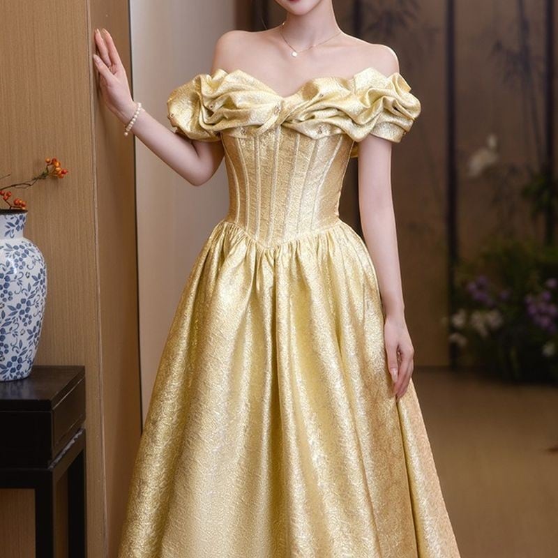 数量限定【3営業日以内に国際発送】＜Mサイズ B83 W65＞フリル