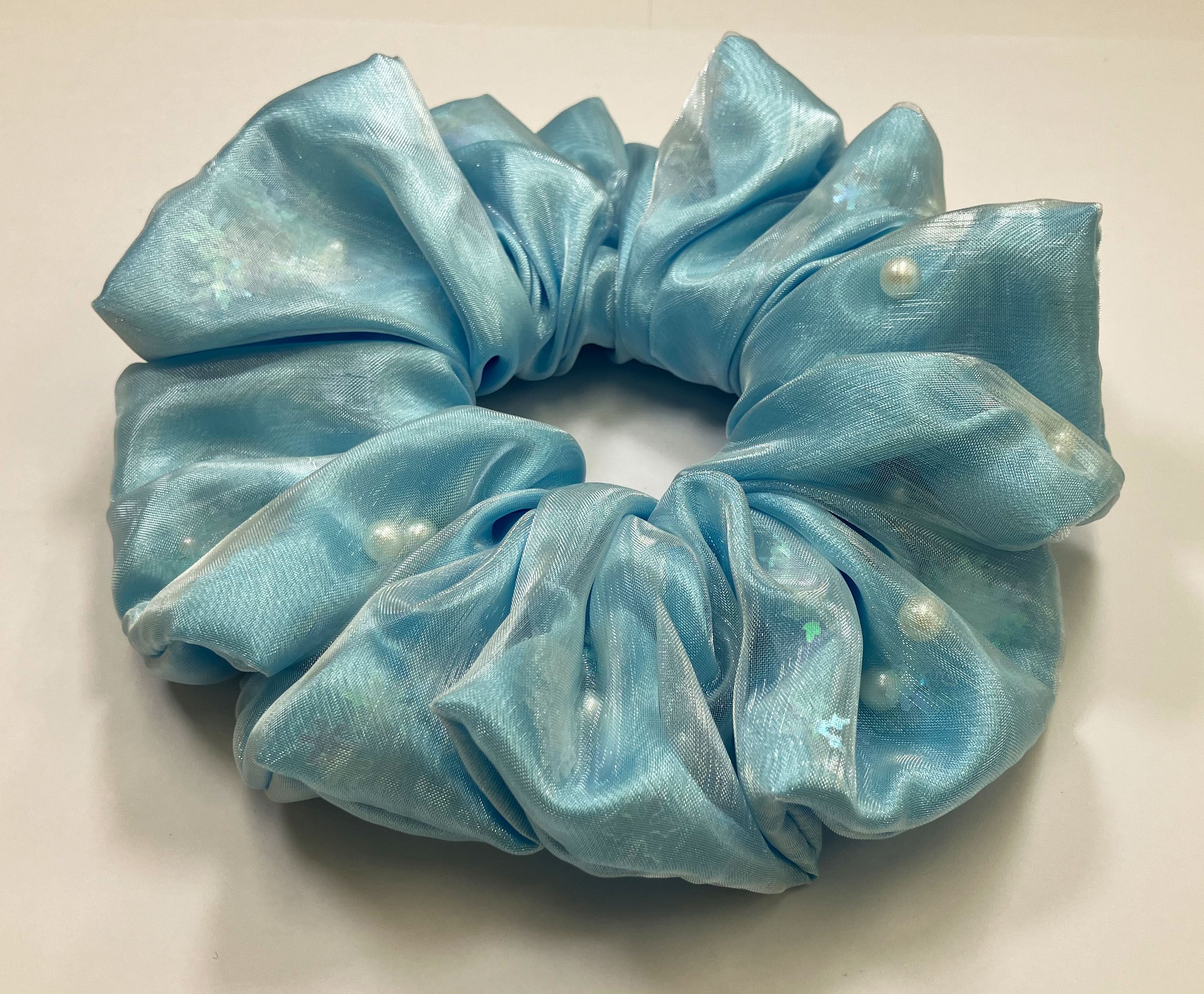 雪の結晶の形をしたビーズ入りブルーシュシュ | Pay ID