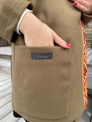 ウクライナ産カシミヤ100%ロングコート　手刺繍（モスグリーン）グラージュ・ニジンカ刺繍