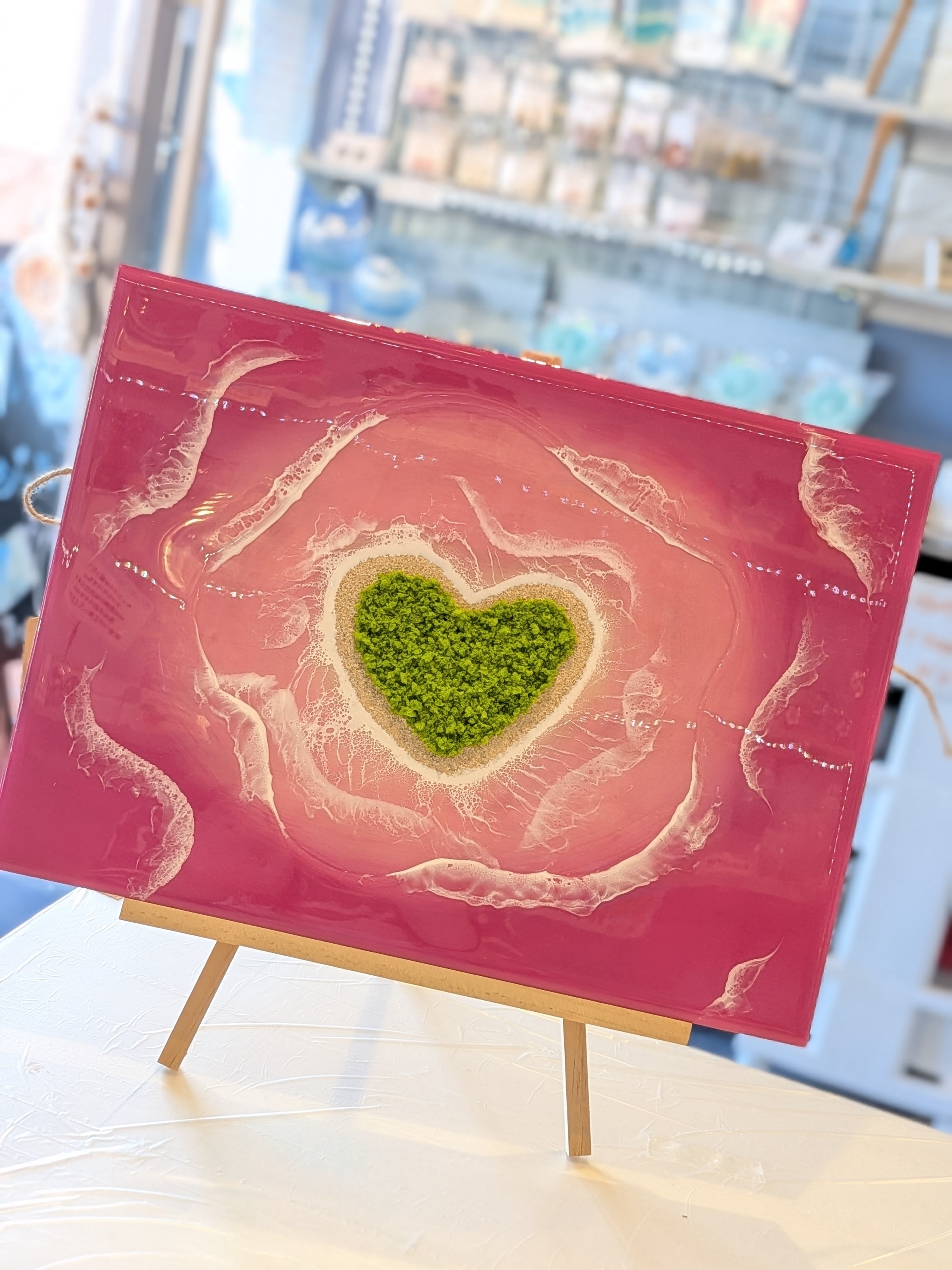 ①F4パネル ピンク グリーン ハート 砂浜 レジンアート | カラーサンド