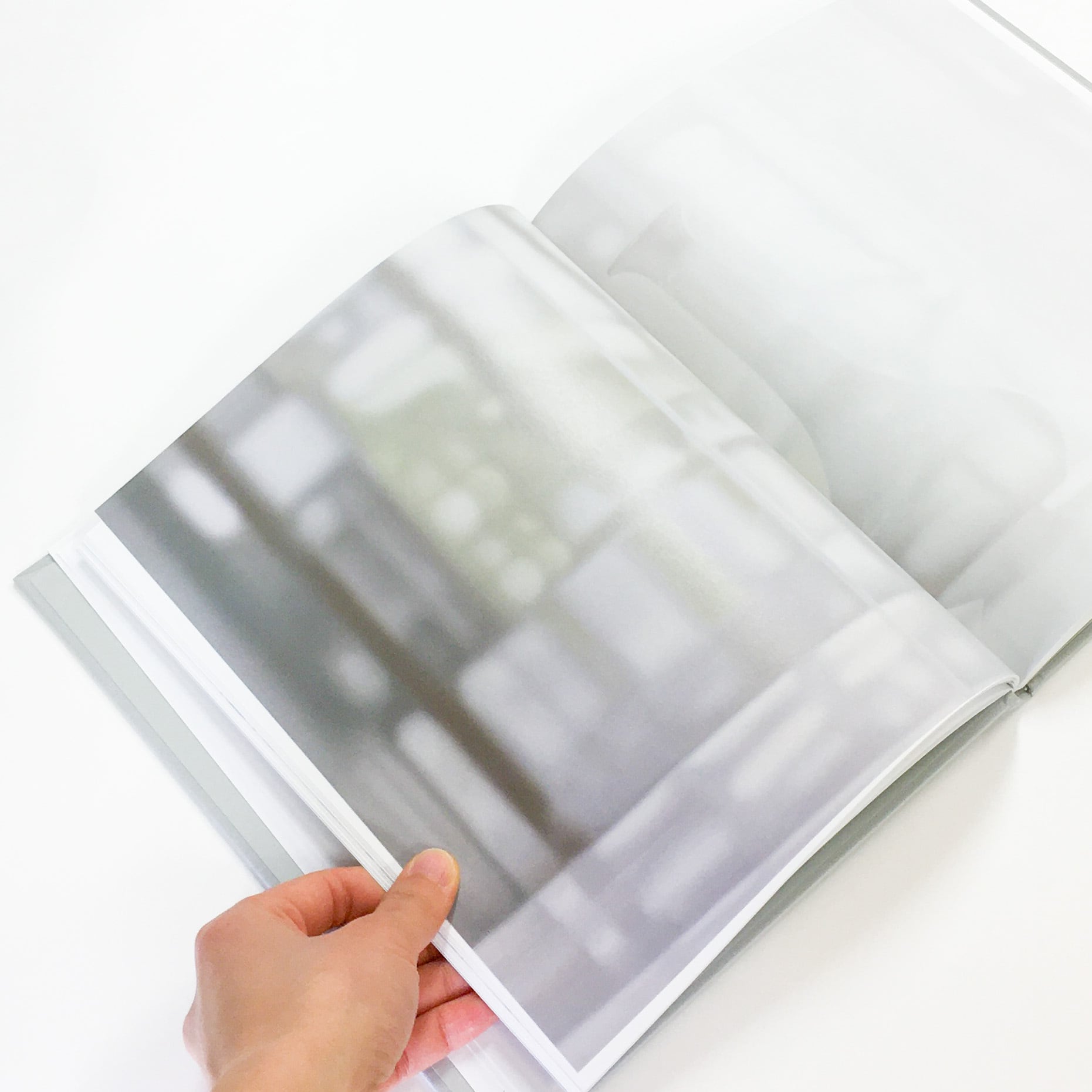 伊庭靖子展 まなざしのあわい」展覧会図録 | hmm, by 東京都美術館