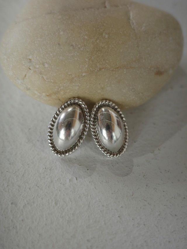 <vintage silver925>oval  pierce