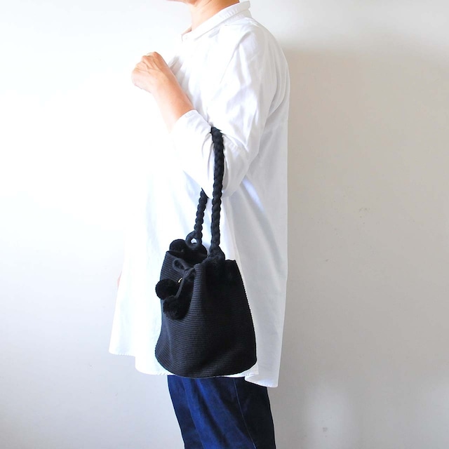 CHILA BAGS（La Barra One Handle Bag Medium Black）