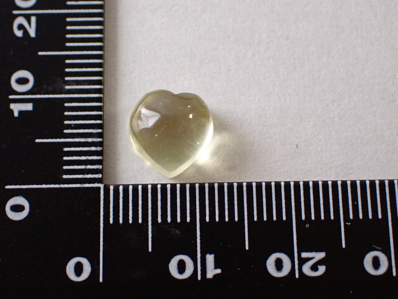 レモンクォーツ（ハートカット）　3.38ct　[C13‐525]