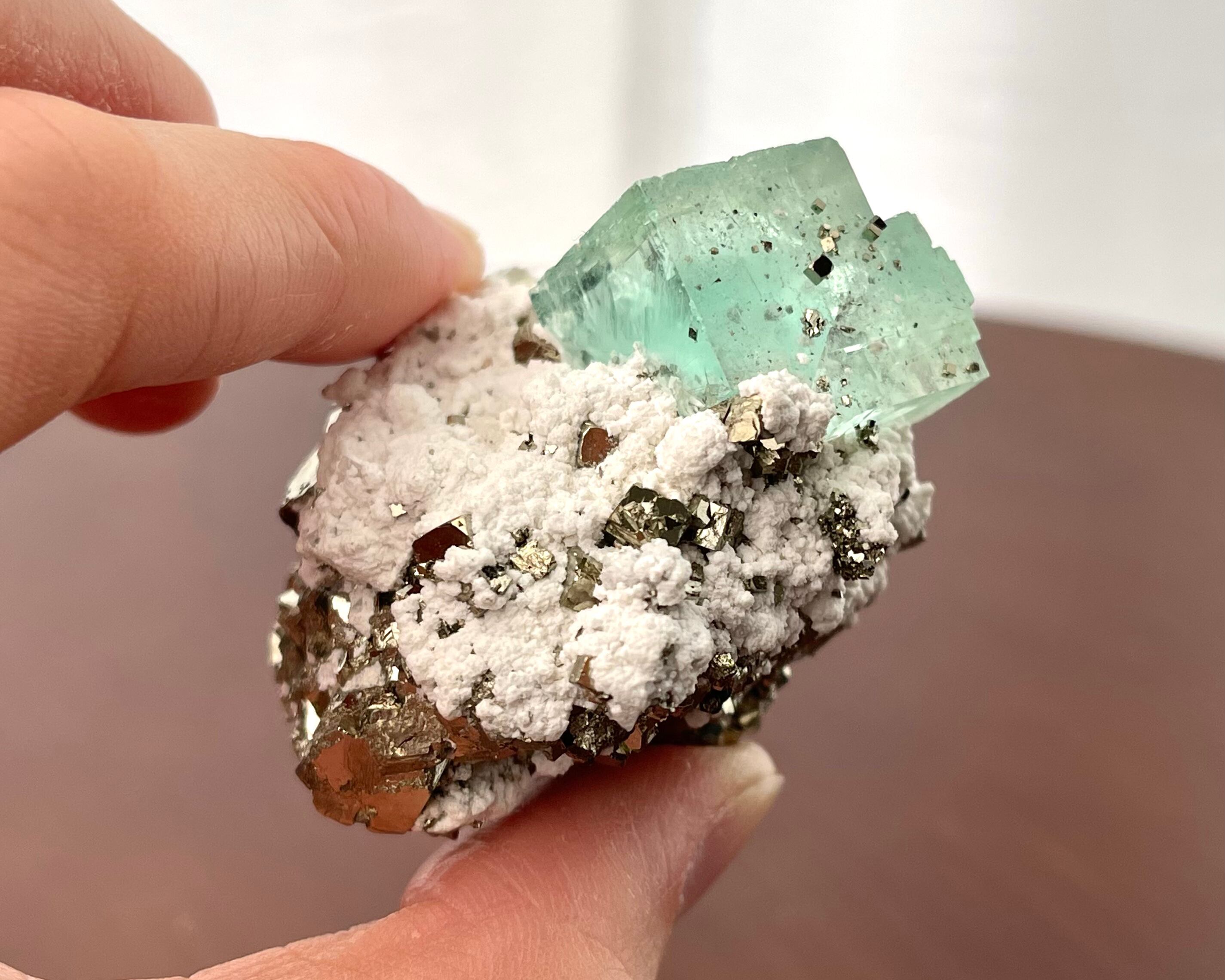 フローライト / カルサイト / パイライト【Fluorite on Calcite with