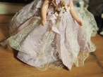 薄パープル布花ドレス　「Nancy Ann Story Book Doll」（プリント崩れあり）スタンド付き 画像12