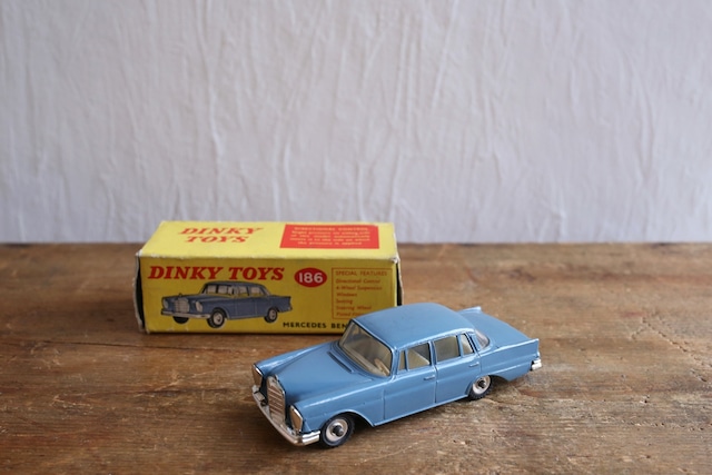 イギリス アンティーク ヴィンテージ DINKY ディンキー 『MERCEDES BENZ 220 SE』 N-02821